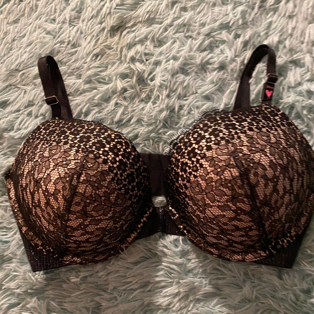 Brand new Victoria’s Secret push up bra. 34DD